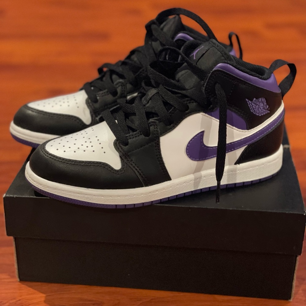 Nike Kids Sneakers Black and Purple